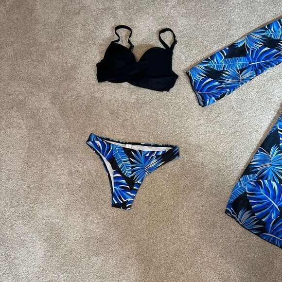 4- 3PCS Tropical Print Crisscross Bikini Set With Cover Up, Chic and Sexy, - Picture 5 of 7